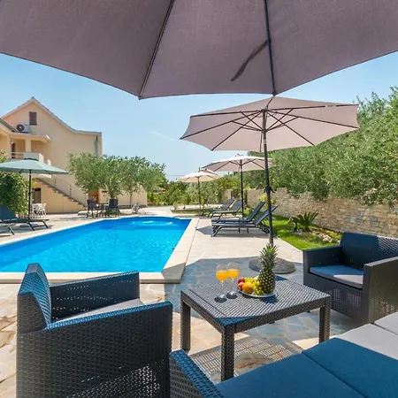 Agape 比奥格勒·纳·莫鲁