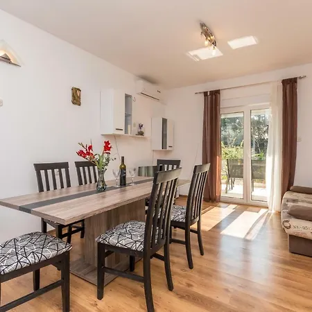 Agape 比奥格勒·纳·莫鲁