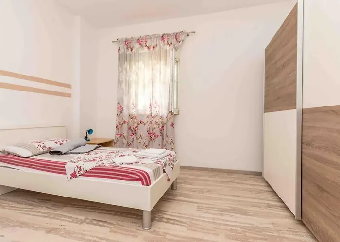 Agape * Biograd Na Moru