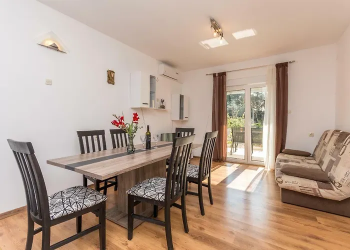 Agape Biograd Na Moru