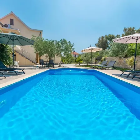 Agape Biograd Na Moru