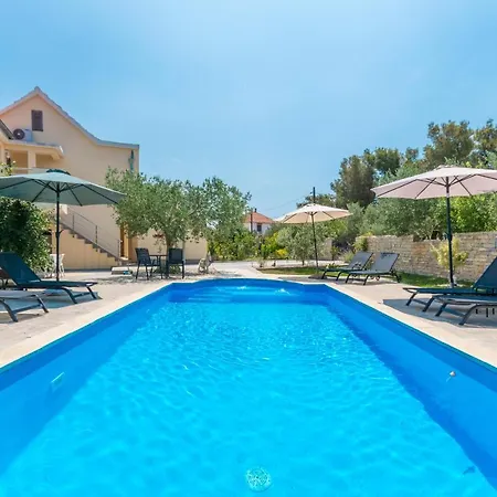 Agape Biograd Na Moru
