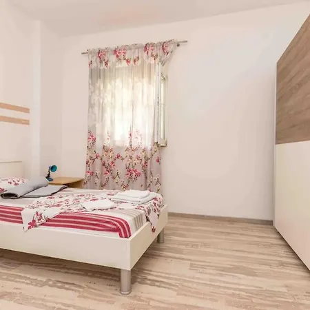 Agape * Biograd Na Moru