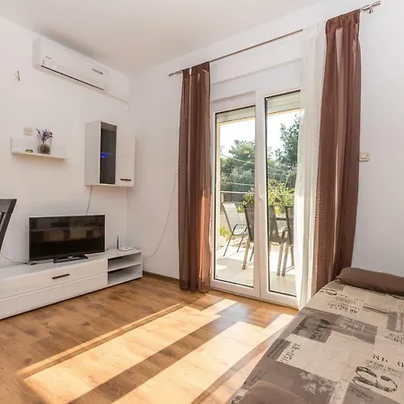 Agape Biograd Na Moru