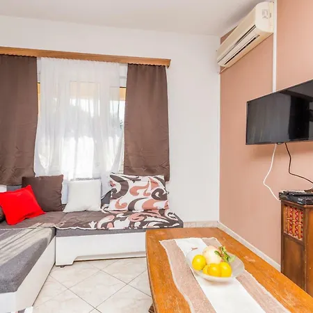 Agape Biograd Na Moru